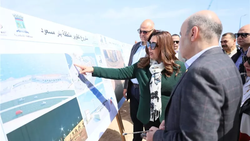 جولة ميدانية لوزيرة التنمية بالإسكندرية لمتابعة تطوير بئر مسعود والكورنيش