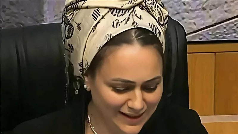 إطلالة مثيرة للجدل .. لماذا ارتدت نائبة رئيس الكنيست 