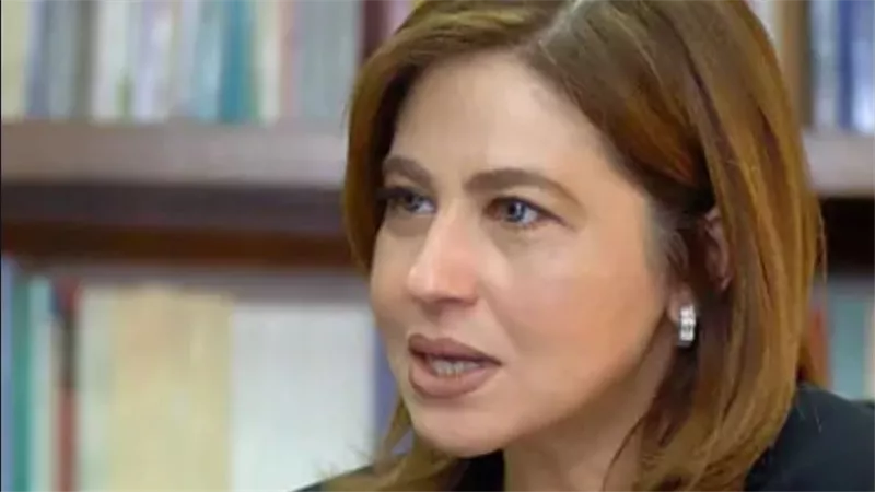 بعد مسيرة حافلة بالعطاء.. تشييع جنازة الدكتورة هالة مصطفى بمسجد السيدة نفيسة