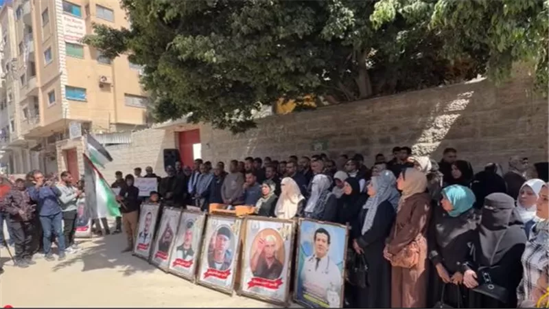 «تتمنى رؤية والدها».. ابنة أسير فلسطيني تطالب بالتدخل لعدم إعدام الأسرى