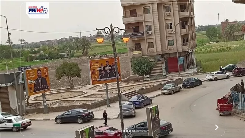 رغم قرارات ترشيد الكهرباء.. إنارة أعمدة الشوارع بالنهار في الفيوم