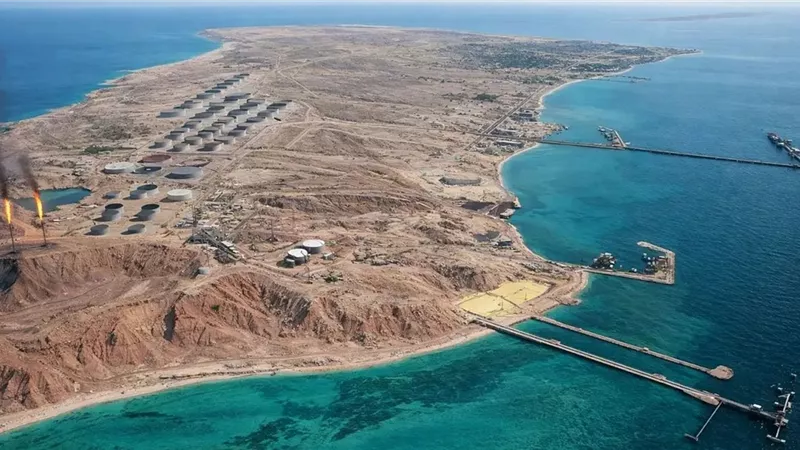 من النفط إلى الاستراتيجية العسكرية.. اعرف الهدف الأمريكي من جزيرة «خرج»