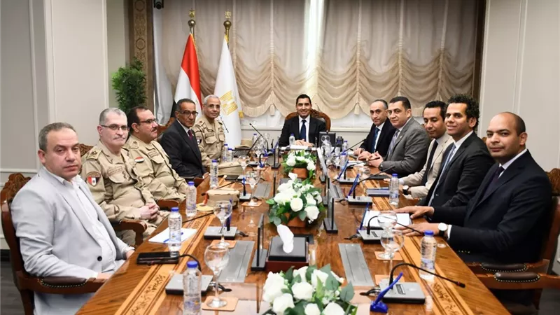 وزير الشباب والرياضة يناقش آخر مستجدات مشروع الجينوم الرياضي
