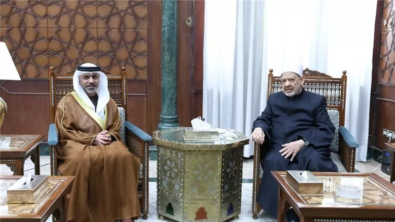 شيخ الأزهر يستقبل السفير الإماراتي لدى القاهرة لبحث تعزيز التعاون المشترك