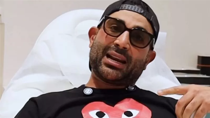 أحمد سعد يزيل وشمه: 