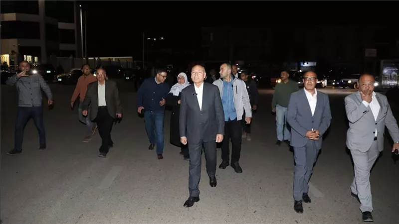 لليوم الرابع.. محافظ القاهرة يتابع تنفيذ قرار غلق المحال العامة أمام الجمهور 