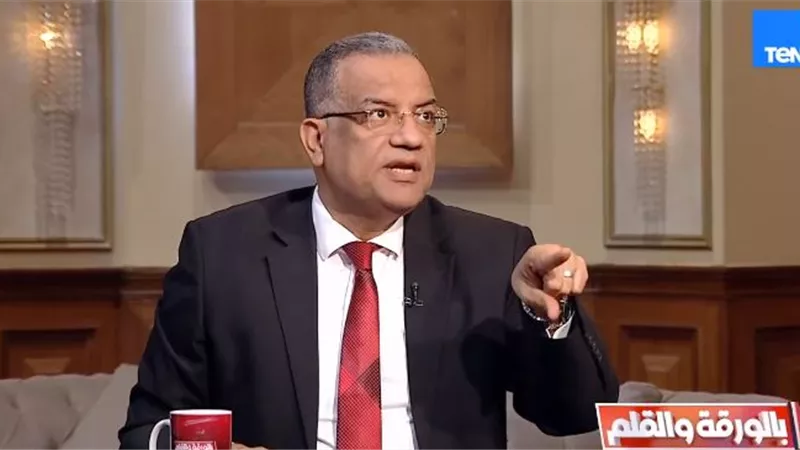 محمود مسلم ينتقد الخطاب الحكومي: نبرة تعالي وضعف في التنسيق بين الوزارات