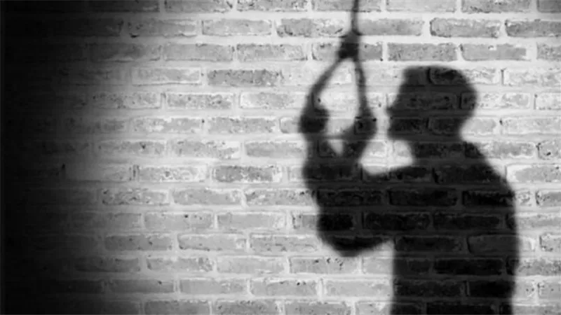 بسبب أزمة نفسية.. النيابة تباشر التحقيق في واقعة إنهاء شاب لحياته شنقا بأوسيم