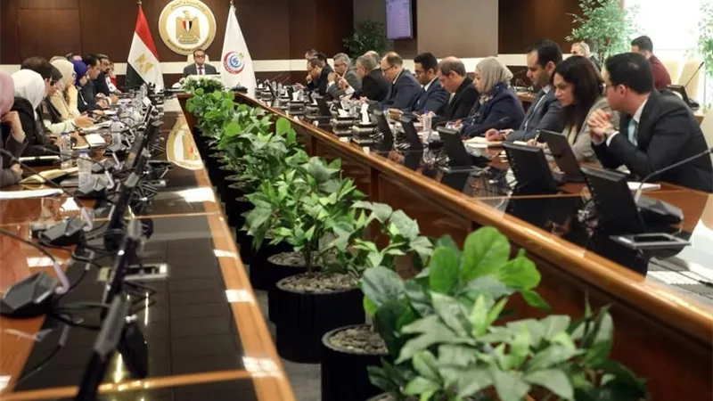 وزير الصحة يترأس اجتماعاً لمراجعة الحساب الختامي لموازنة 2024-2025