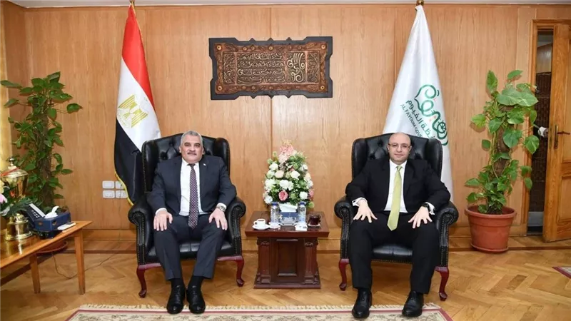 تعاون مشترك بين جهاز حماية البحيرات ومحافظة الفيوم لإعادة التوازن البيئي 