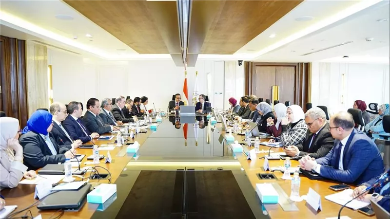 وزيرا الصحة والتخطيط يناقشان الخطة الاستثمارية لوزارة الصحة للعام 2026/2027