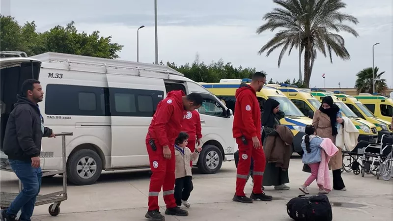 «رفح في قلب الحدث».. مصر تكثف دعمها لغزة: جرحى للعلاج 