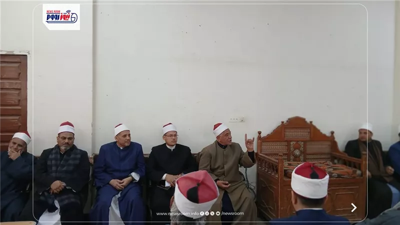 مدير أوقاف الفيوم يجتمع بمديري الإدارات لمناقشة الانضباط الدعوي وترشيد الكهرباء