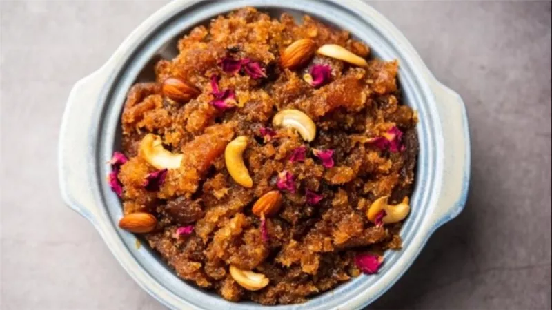 أشهر حلويات الخليج..حضري الحنيني بالتمر بخطوات بسيطة دون مجهود كبير