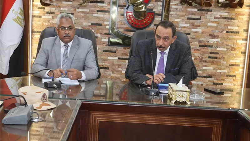 محافظ سوهاج يترأس اجتماعًا لمتابعة مشروعات المبادرة الرئاسية 