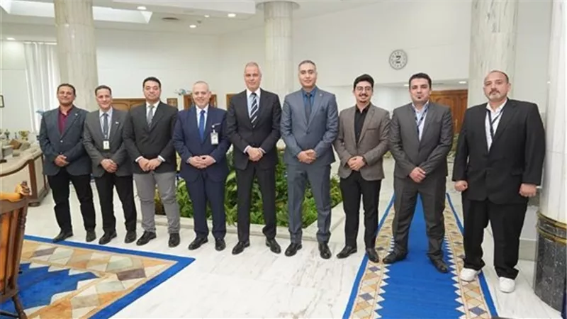 مصر للطيران تكرم فريق الصيانة لنجاحهم في تنفيذ تعديل هيكلي معقد لبوينج