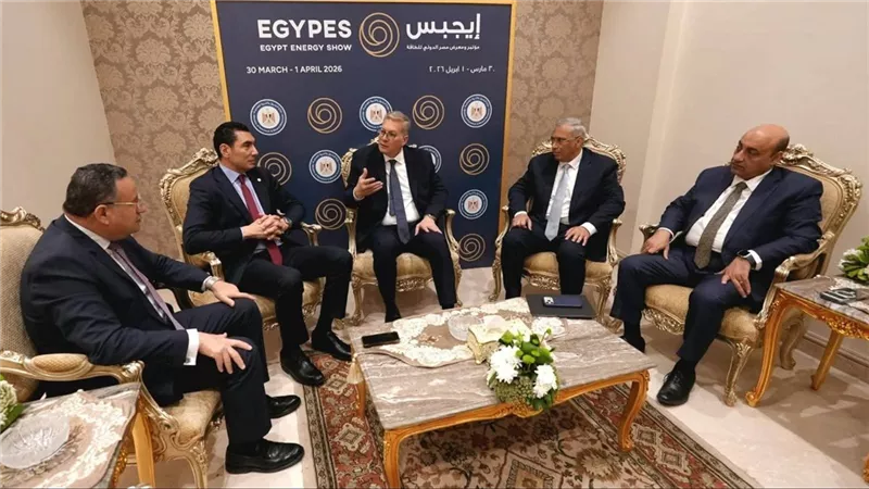  وزراء الشباب والبترول والثروة المعدنية والتعليم العالي يناقشون تأهيل الكفاءات
