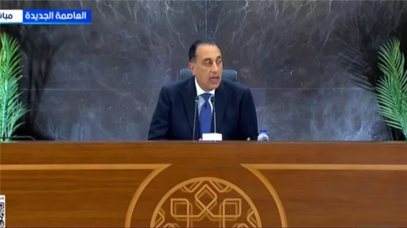مدبولي عن قلة إنارة الشوارع: على المواطن أن يستشعر مدى الأزمة.. وسنتابع الأمر