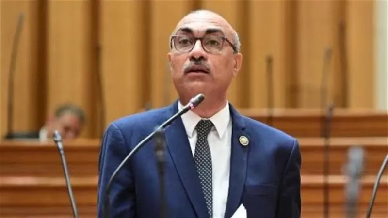 إيهاب منصور يهاجم بطء إجراءات التصالح: «الناس واقفة في الطابور من 7 سنين»