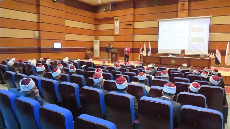 أكاديمية الأوقاف تستقبل نائب وزير الصحة خلال دورة تدريبية للأئمة والواعظات 
