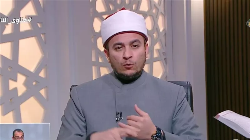 هل يجوز إعطاء غير المسلم من الأضحية؟.. الدكتور محمود شلبي يوضح
