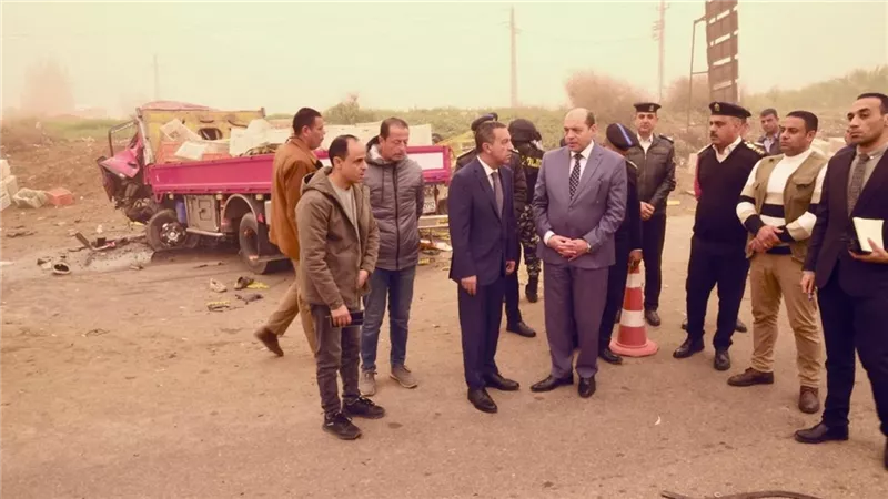 محافظ المنوفية يزور مصابى حادث السادات للاطمئنان على حالتهم الصحية 