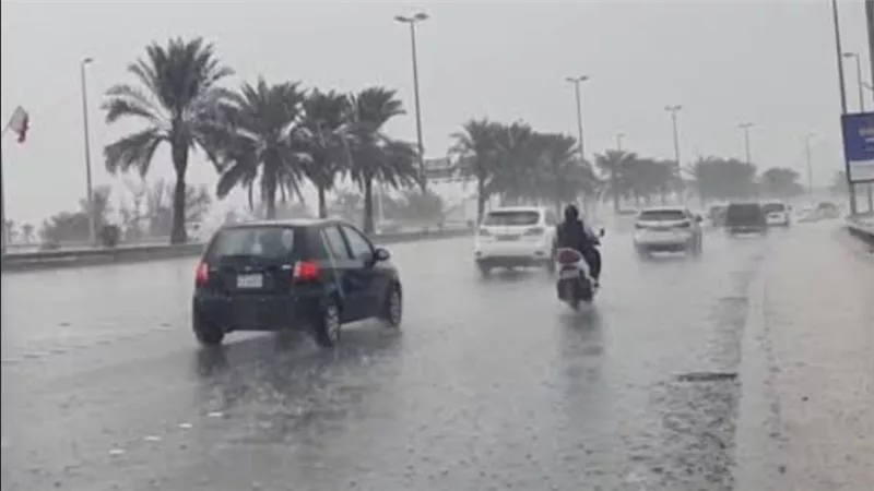 احترس من المطر:نصائح بسيطة لتفادي الانزلاق وحوادث الطرق