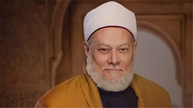 علي جمعة: العلم والانتماء الوطني أبرز محاور بناء المجتمع القوي