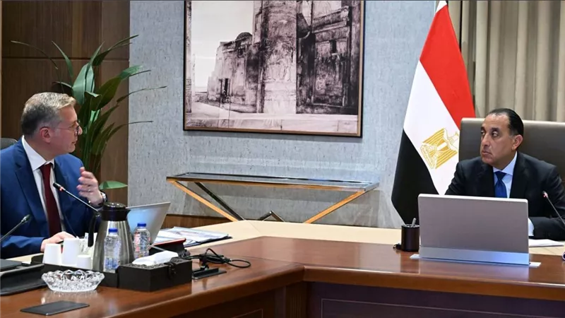 لتعزيز الإنتاج.. مدبولي يلتقي وزير البترول لاستعراض عدد من ملفات عمل الوزارة