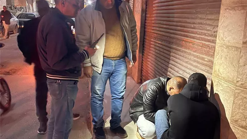 إغلاق وتشميع مقهى بدون ترخيص ومخالف لمواعيد الغلق بكفر الدوار