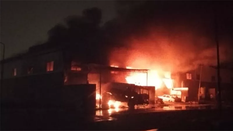 نشوب حريق فى مصنع زيوت في المدينة الصناعية بنجع حمادي بقنا 