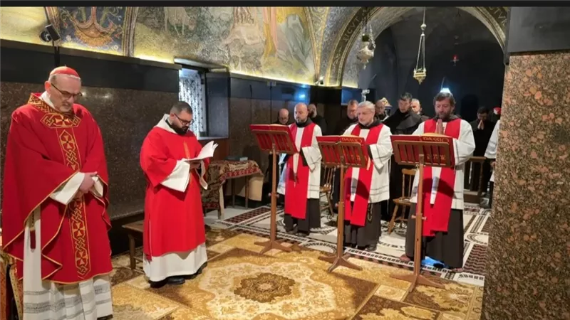 بطريرك اللاتين يترأس طقوس “آلام المسيح” في كنيسة القيامة بالقدس