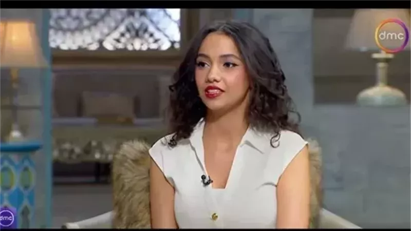 قلبت الدنيا برقصها الشرقي.. ماجدة خير الله تشيد بأداء دينا دياب في بيبو