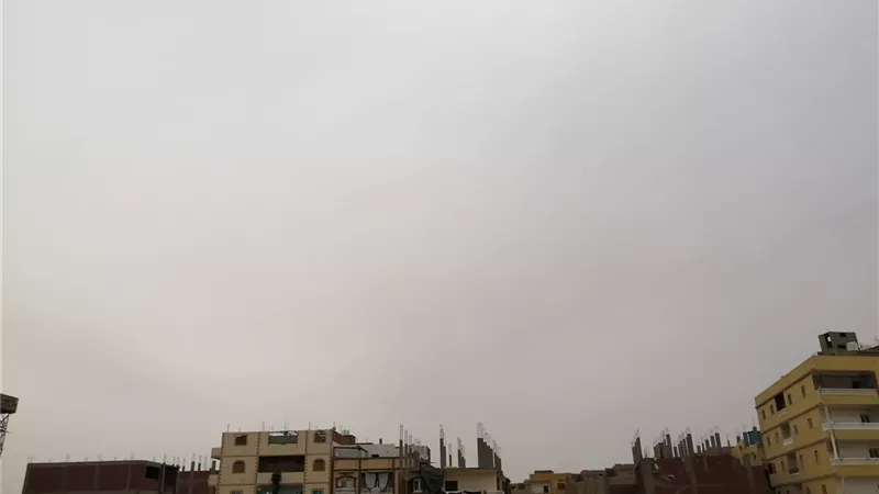 نشاط رياح وأتربة عالقة وغيوم وتوقعات بسقوط أمطار.. تفاصيل طقس السويس 