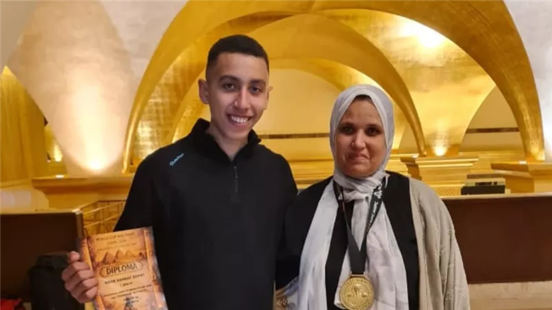 نور أشرف يتوج بلقب بطولة العالم للقوة البدنية وزن 56 كجم