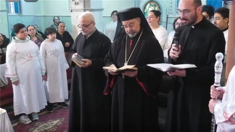 الأنبا إبراهيم إسحق يترأس صلوات القنديل العام وقداس جمعة ختام الصوم 