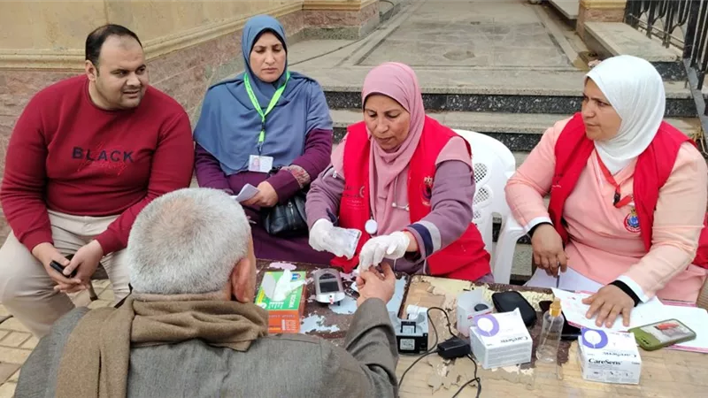 قوافل سكانية متكاملة تقدم خدمات طبية لـ732 مواطنًا بمركزي الرحمانية والمحمودية