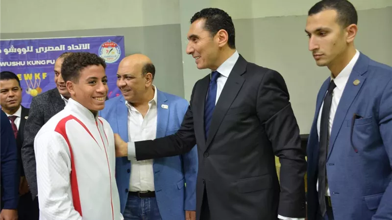 وزير الشباب والرياضة يدعم أبطال الووشو كونغ فو بإستاد القاهرة 