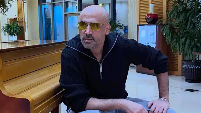 الملحن محمد يحيي يعلن تعرضه لإصابة في قدمه |صورة             