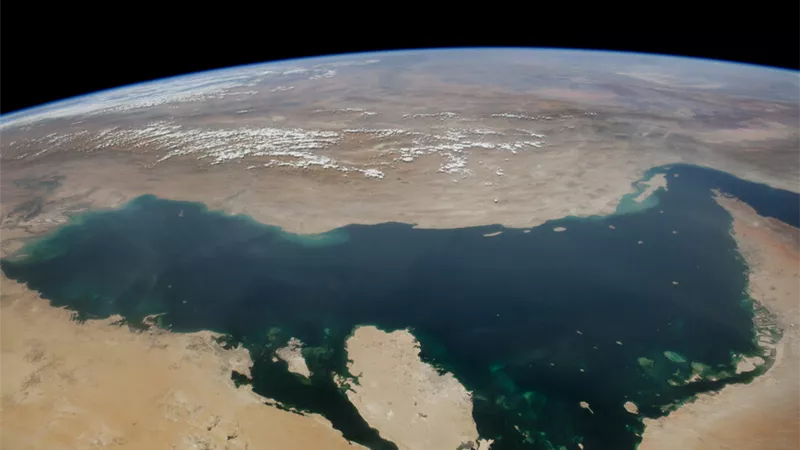 طهران تفرض تغيير تسجيل السفن وتجبر الملاحة الدولية على التنسيق مع 