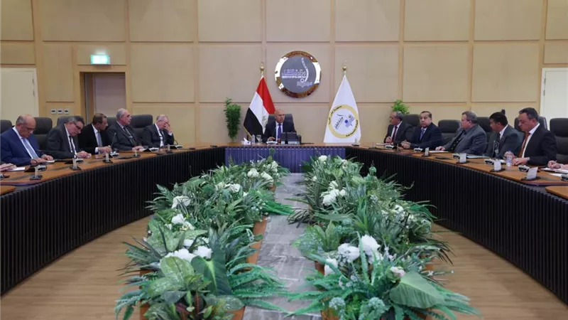 تحت شعار 