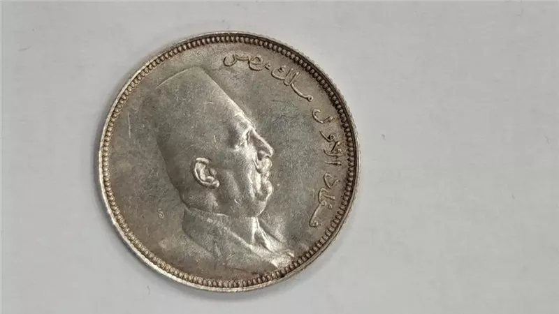 إحباط تهريب 10 عملات أثرية بحوزة راكبة قادمة من السعودية بمطار الإسكندرية