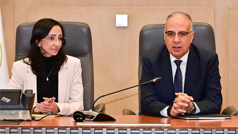 وزير الري ومحافظة البحيرة يبحثان تعزيز التعاون المشترك وحالة المنظومة المائية