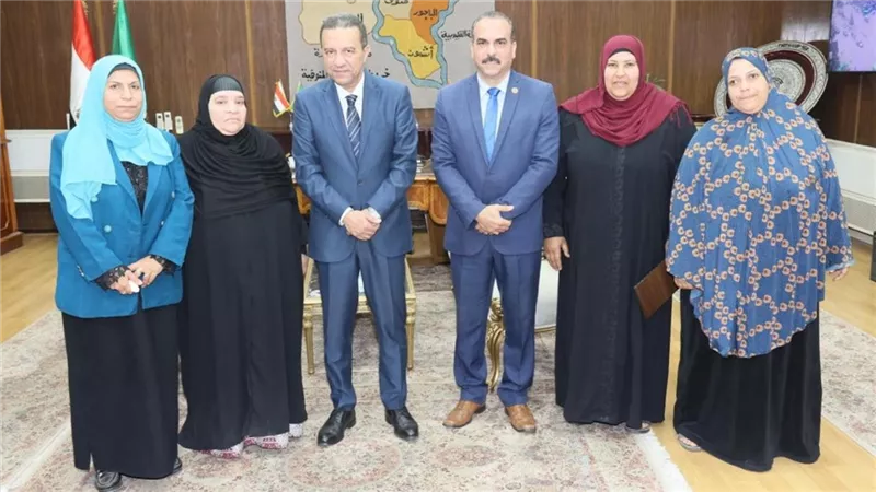 محافظ المنوفية يكرم الأمهات المثاليات علي مستوي المحافظة تقديراً لرحلة كفاحهن