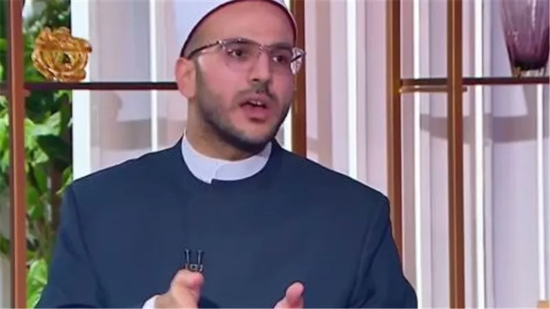 «أمين الفتوى»: الكشف للمرأة لدى الطبيب الرجل جائز في هذه الحالات