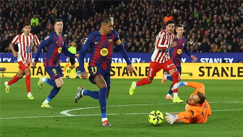 التشكيل الرسمي لمباراة برشلونة وأتلتيكو مدريد اليوم في دوري أبطال أوروبا 