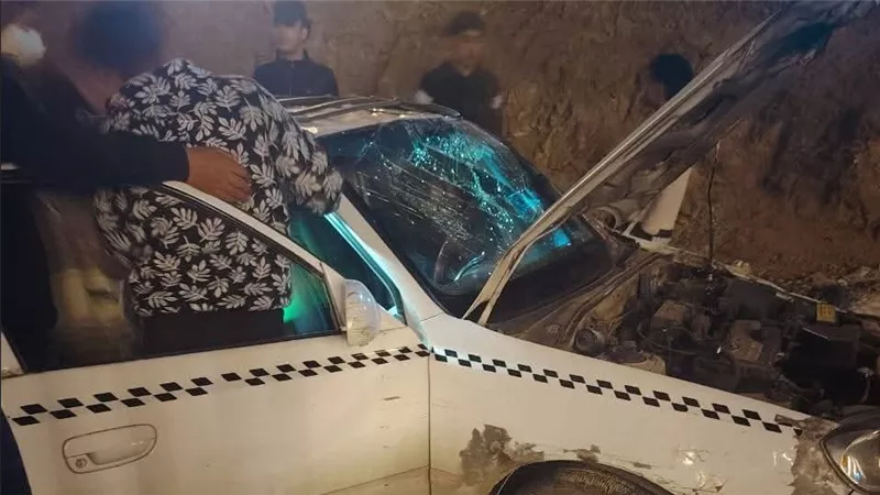 إصابة سائق إثر انقلاب سيارته داخل حفرة عميقة بمنطقة المقطم