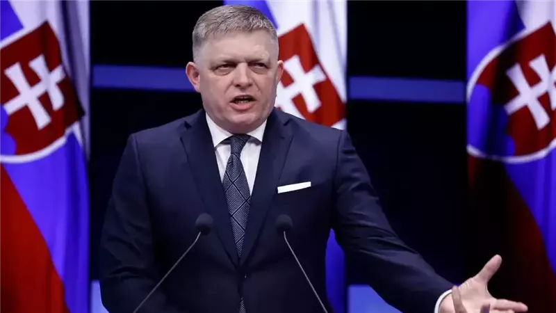 رئيس وزراء سلوفاكيا يطالب رفع العقوبات الأوروبية عن الغاز الروسي 