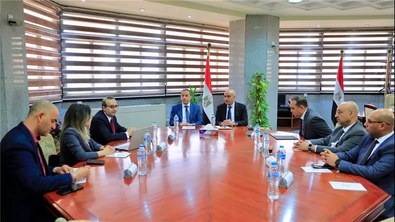 وزير التعليم يبحث مع رئيس الرقابة المالية آلية إدراج الثقافة المالية بالمناهج الدراسية