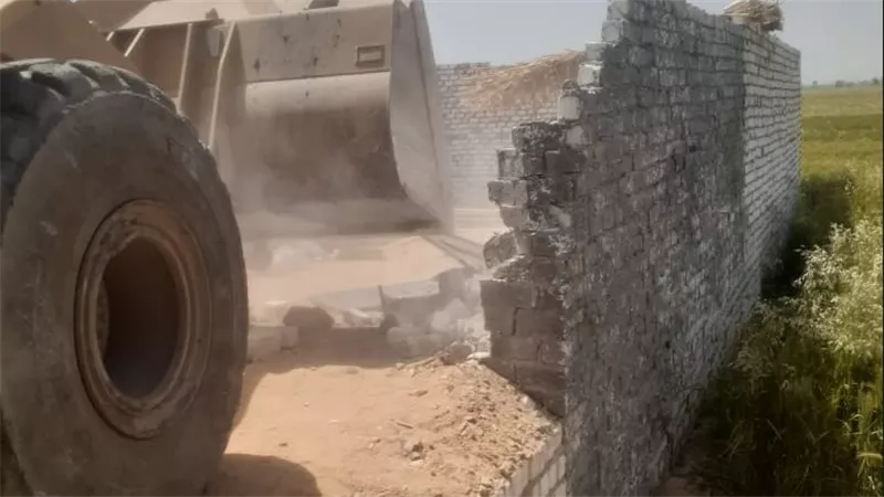 ازالة حالة تعدٍّ واسترداد 3989 مترًا في حملات مكثفة بقنا